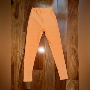 Beyond Yoga Orange Leggings NWOT!!!